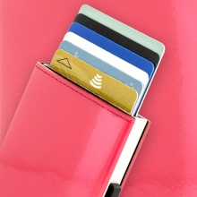 Ögon Cascade Wallet Kartenetui RFID-safe Glossy Raspberry